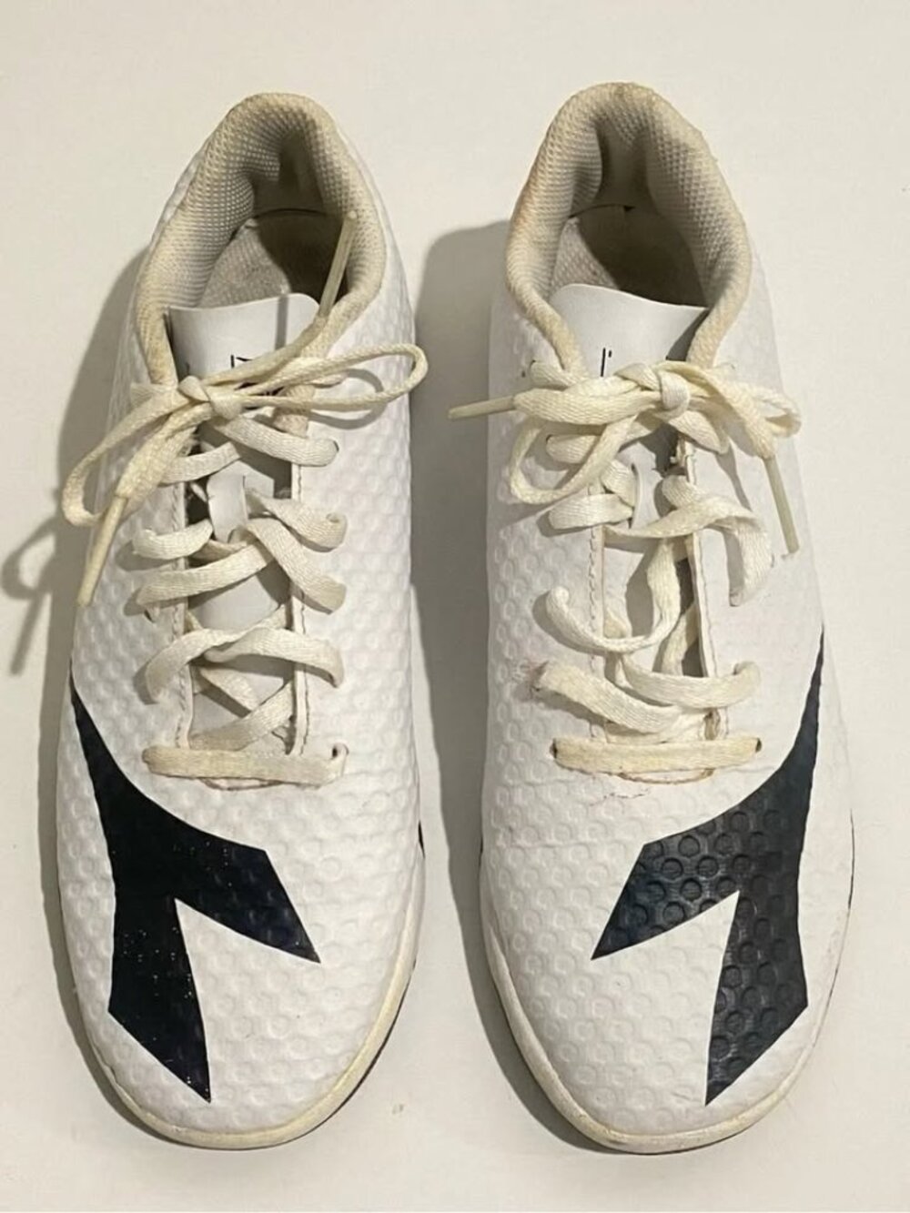 Diadora W Victory Women's 7 White & Black Low Top Soccer Tennis Athletic Shoes
